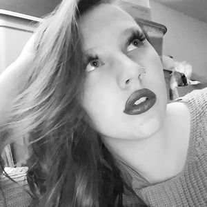 Meet your Posher, Caely